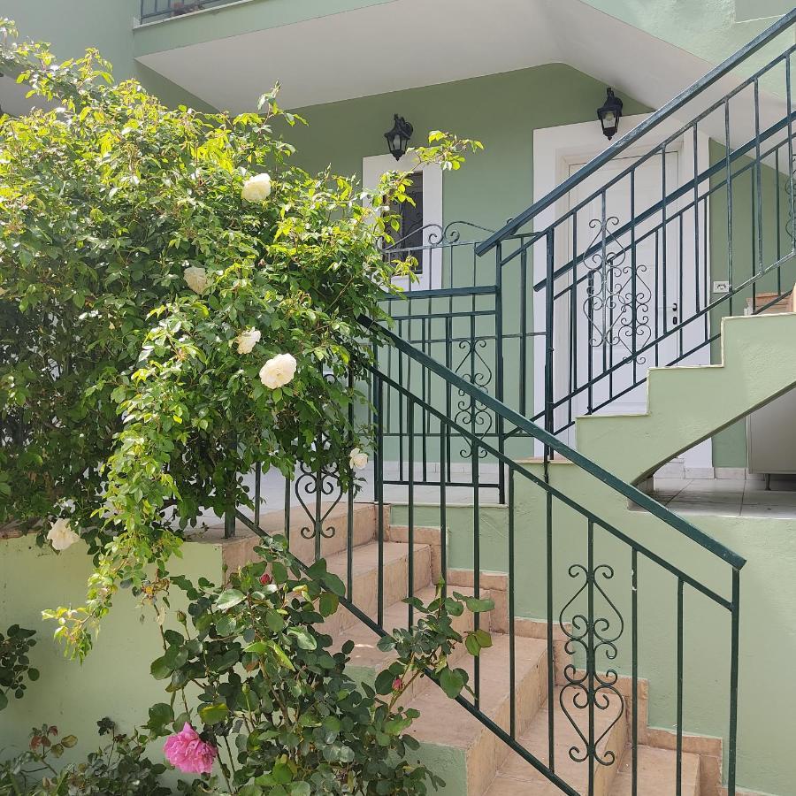 Rosegarden Villa Sami  Exteriör bild