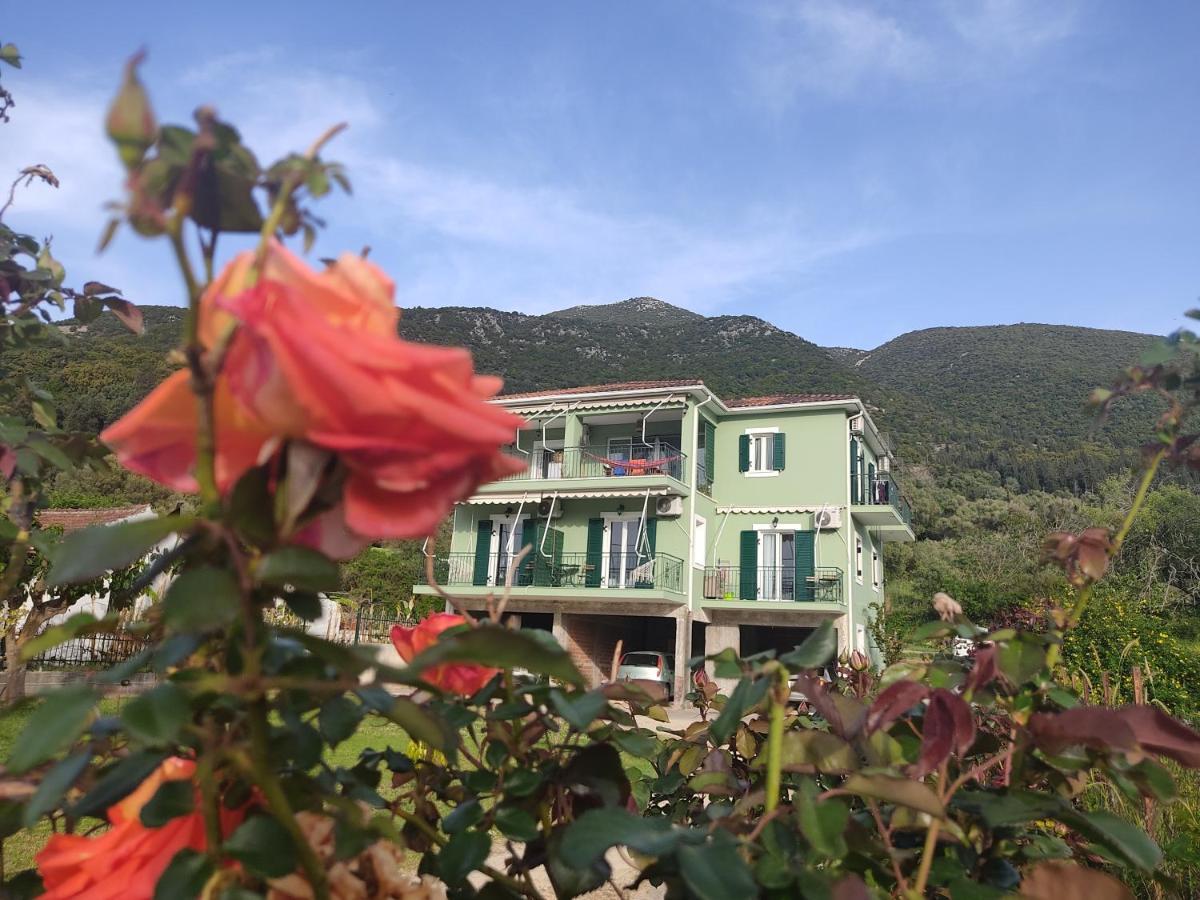Rosegarden Villa Sami  Exteriör bild