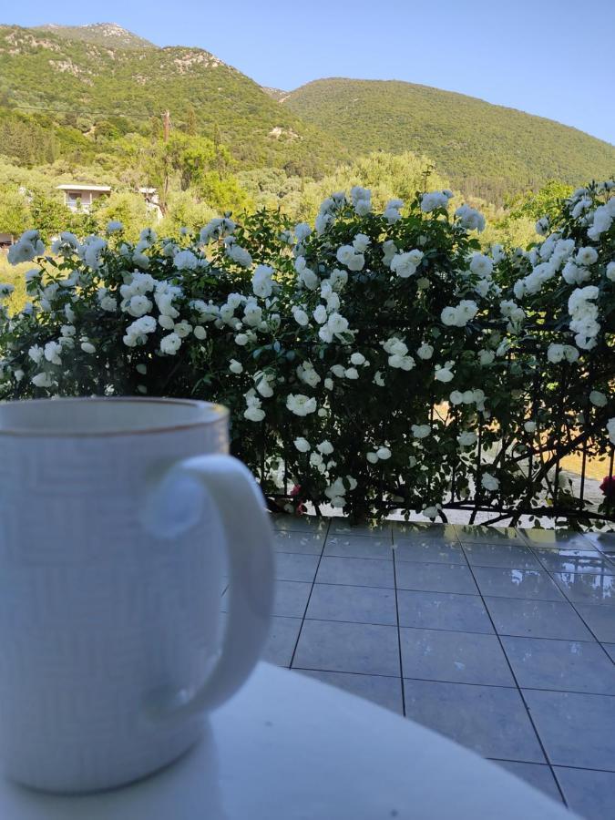 Rosegarden Villa Sami  Exteriör bild
